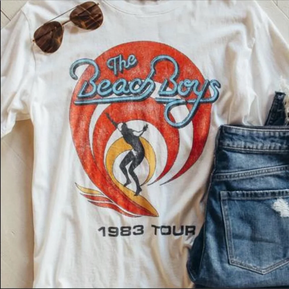 #90CLOSEOUT SALE!New! Beach Boys Band Tour White Graphic Tee - Picture 2 of 6